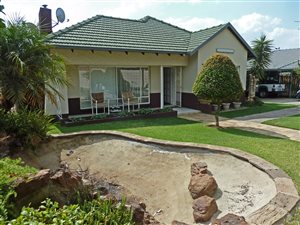 4 Bed House in Malvern East