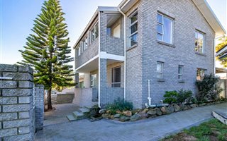 4 Bedroom House in Protea Village