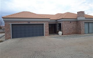 3 Bedroom Apartment in Baillie Park