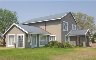 8.9 ha Farm in Wilgeboom AH