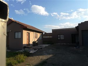 2 Bedroom House in Lenasia South