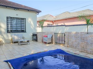 6 Bedroom House in Hamberg