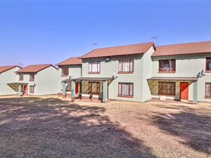 2 Bed Apartment in Mondeor