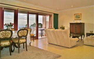 3 Bedroom Apartment in Oranjezicht