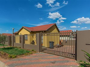 3 Bed House in Fleurhof
