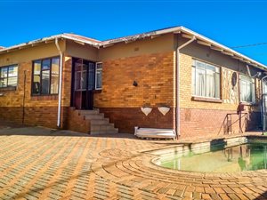3 Bed House in Whiteridge