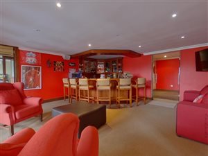 5 Bed Townhouse in Waterfall