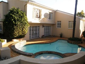 3 Bed Cluster in Lynnwood Glen