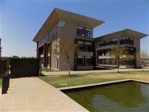 893 m² Office Space in Parkhaven