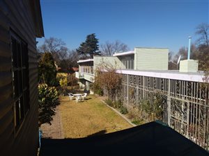 7 Bed House in Linksview