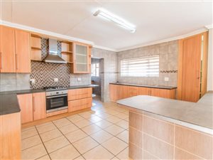 5 Bed House in Henley on Klip