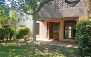 2 Bedroom Apartment in Newmarket Park