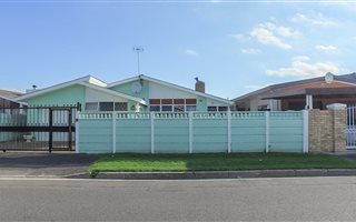 4 Bedroom House in Townsend Estate