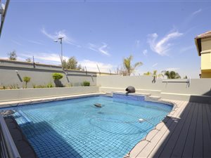 5 Bed House in Kyalami