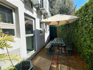 83 m² Office Space in Lynnwood Manor