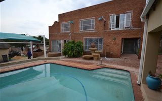 4 Bedroom House in Oakdene