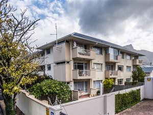 1 Bed Apartment in Claremont Upper