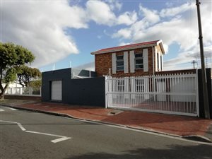 3 Bed House in Pinati