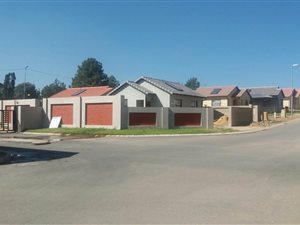 3 Bed House in Bloubosrand