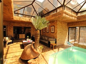 4 Bed House in Helderkruin