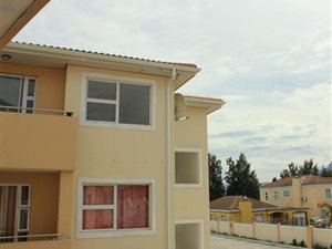 2 Bed Apartment in Klein Parys