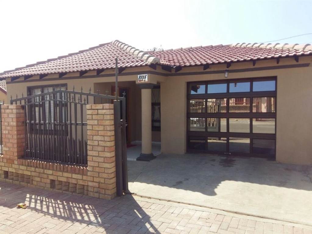 3 Bedroom House for sale in Boitekong T1320823 Private Property