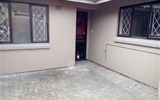 3 Bedroom Simplex in Veld En Vlei