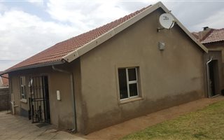 3 Bedroom House in Meadowlands