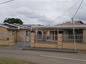 6 Bed House in Inanda
