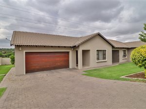 3 Bed House in Amberfield Valley