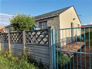 2 Bed House in Alra Park