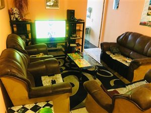 2 Bed Apartment in Driehoek