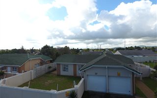 3 Bedroom House in Sunningdale