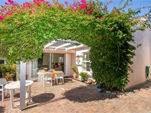 2 Bed Townhouse in Diep River