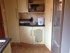 4 Bed House in Etwatwa