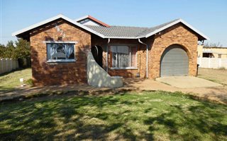3 Bedroom House in Geluksdal