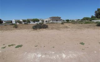 870 m² Land available in Country Club