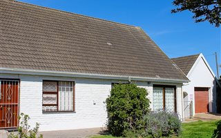 4 Bedroom House in St Francis Bay