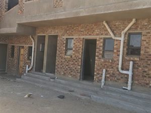 10 Bed House in Naledi