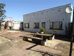 3 Bed House in Hilltop Gardens