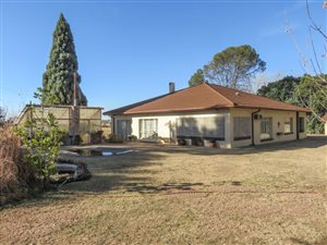 2.6 ha Farm in Rosashof