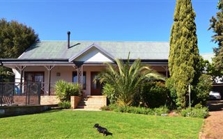 4 Bedroom House in Protea Valley