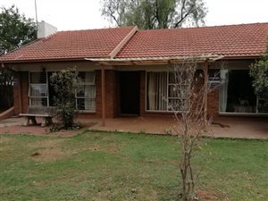 3 Bed House in Three Rivers