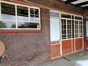 Bachelor apartment in Vereeniging Central