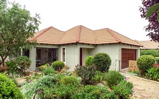 3 Bedroom House in Greenstone Hill