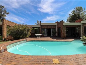 4 Bed House in Sunward Park