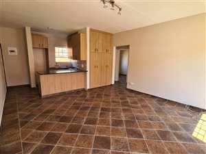 2 Bed Apartment in Die Hoewes