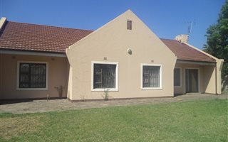 3 Bedroom House in Mackenzie Park