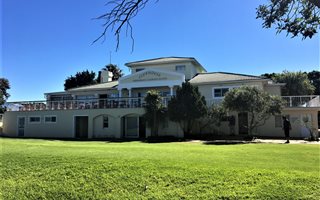 6 Bedroom House in Greenways Golf Estate