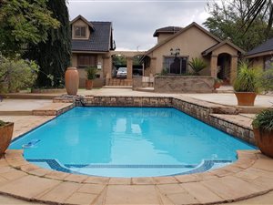 8 Bed House in Muldersdrift